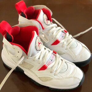 Jordan Jumpman Two Trey Basketball Shoes, Size: 8 (Men), 9.5 (Women)